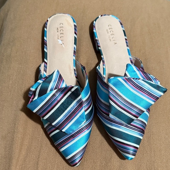 Cecelia New York Rooney Slides - Picture 2 of 8